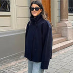 Vinterjacka dam kort dubbelknäppt med stilren design