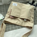 Crossbody väska dam i ribbad manchester med vintage stil och stort huvudfack