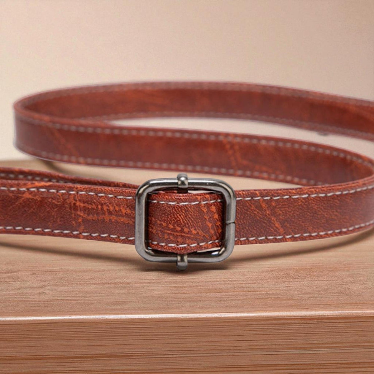 Handväska dam vintage präglad crossbody med justerbar axelrem