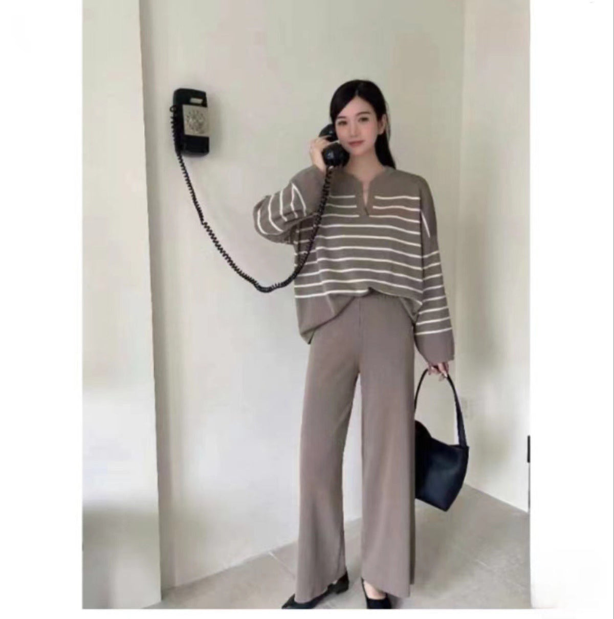 Stickat set dam tvådelad tweed randig blus och vida byxor