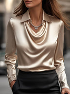 Blus dam i satin med drapering, cowlhals och långa ärmar