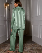 Dam pyjamas i randig satin, 2 delat set med knappskjorta och långa ärmar