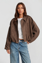 Jacka dam kort oversized med dragkedja och uppvikt krage