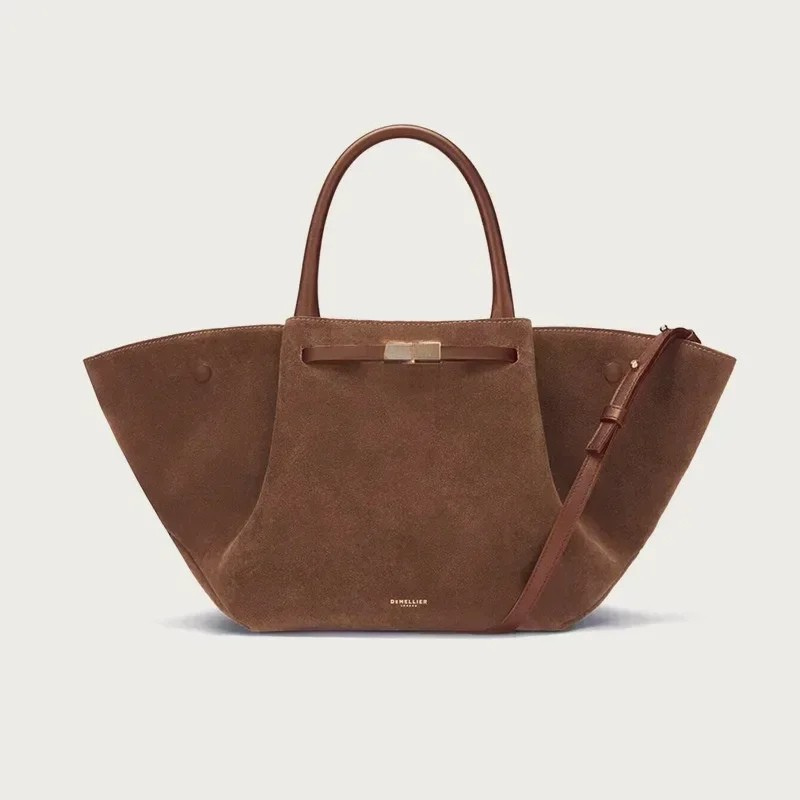 Tote bag dam i äkta kalvskinn med rymlig öppning och stadiga handtag