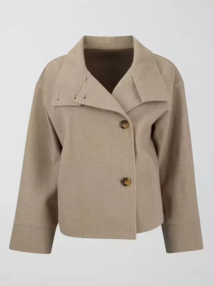 Vinterjacka dam kort dubbelknäppt med stilren design
