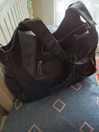 Crossbody väska dam med mjuk form och lång axelrem