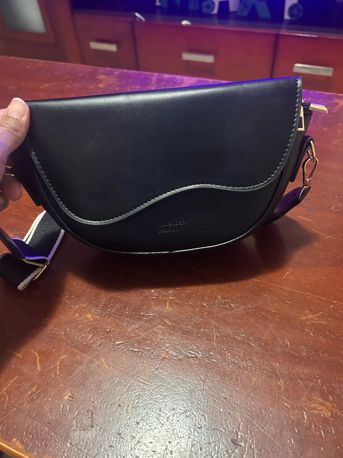 Crossbody väska dam vintage liten sadelväska med bred axelrem