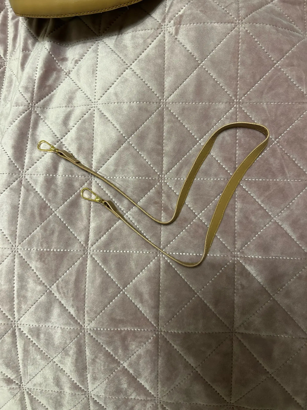 Crossbody väska dam vintage liten sadelväska med bred axelrem
