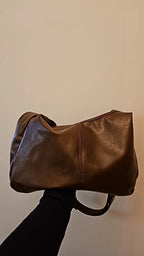 Crossbody väska dam med stor kapacitet, innerfack och axelrem