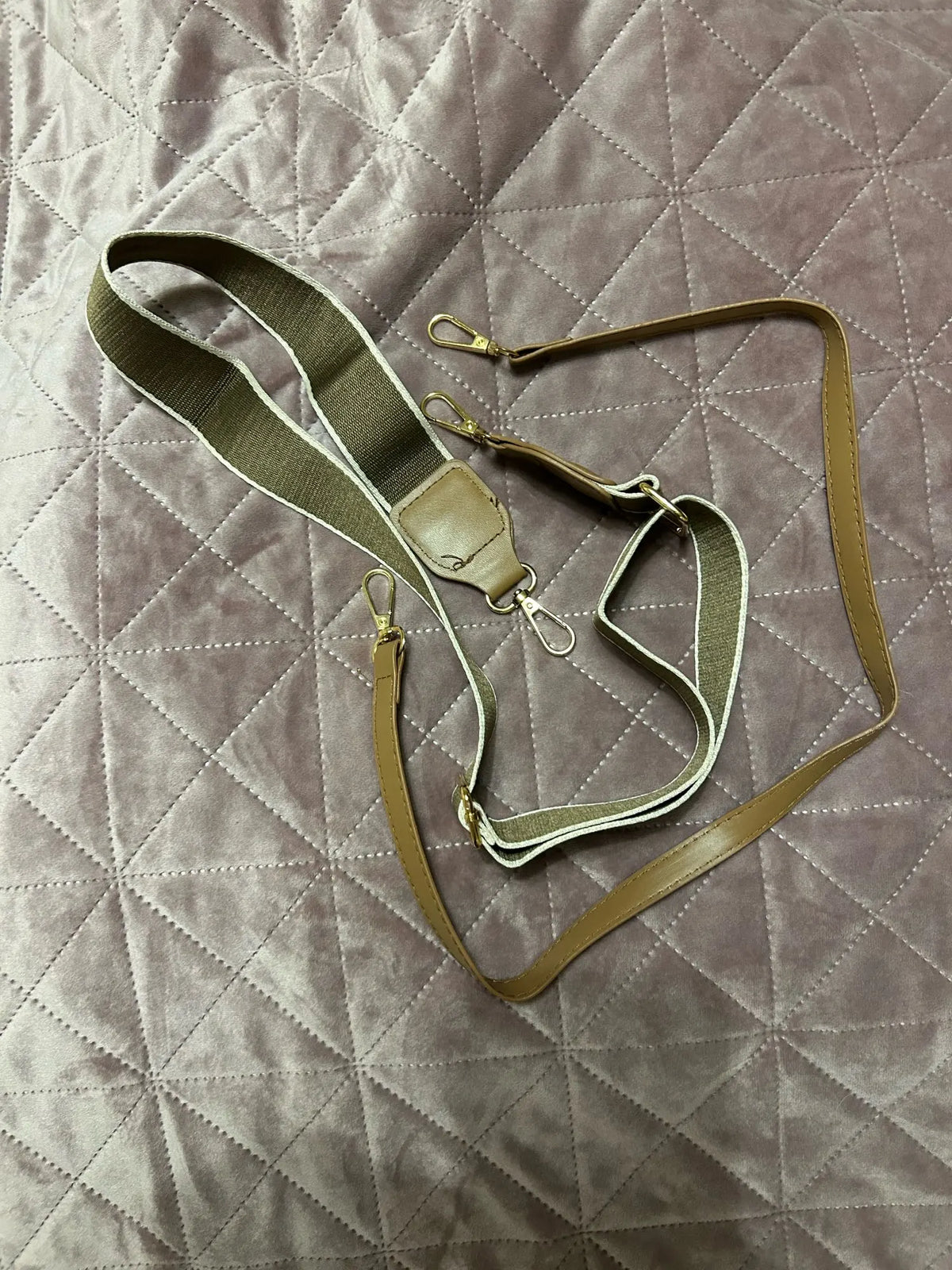 Crossbody väska dam vintage liten sadelväska med bred axelrem