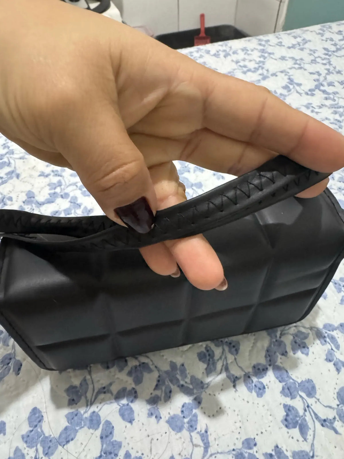 Crossbody väska dam liten med lång axelrem