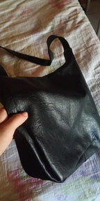 Crossbody väska dam med stor kapacitet, innerfack och axelrem
