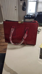 Crossbody väska dam med krokodilmönster och stor kapacitet, mobilficka