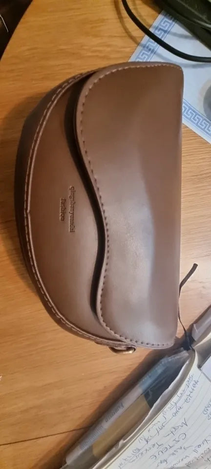 Crossbody väska dam vintage liten sadelväska med bred axelrem