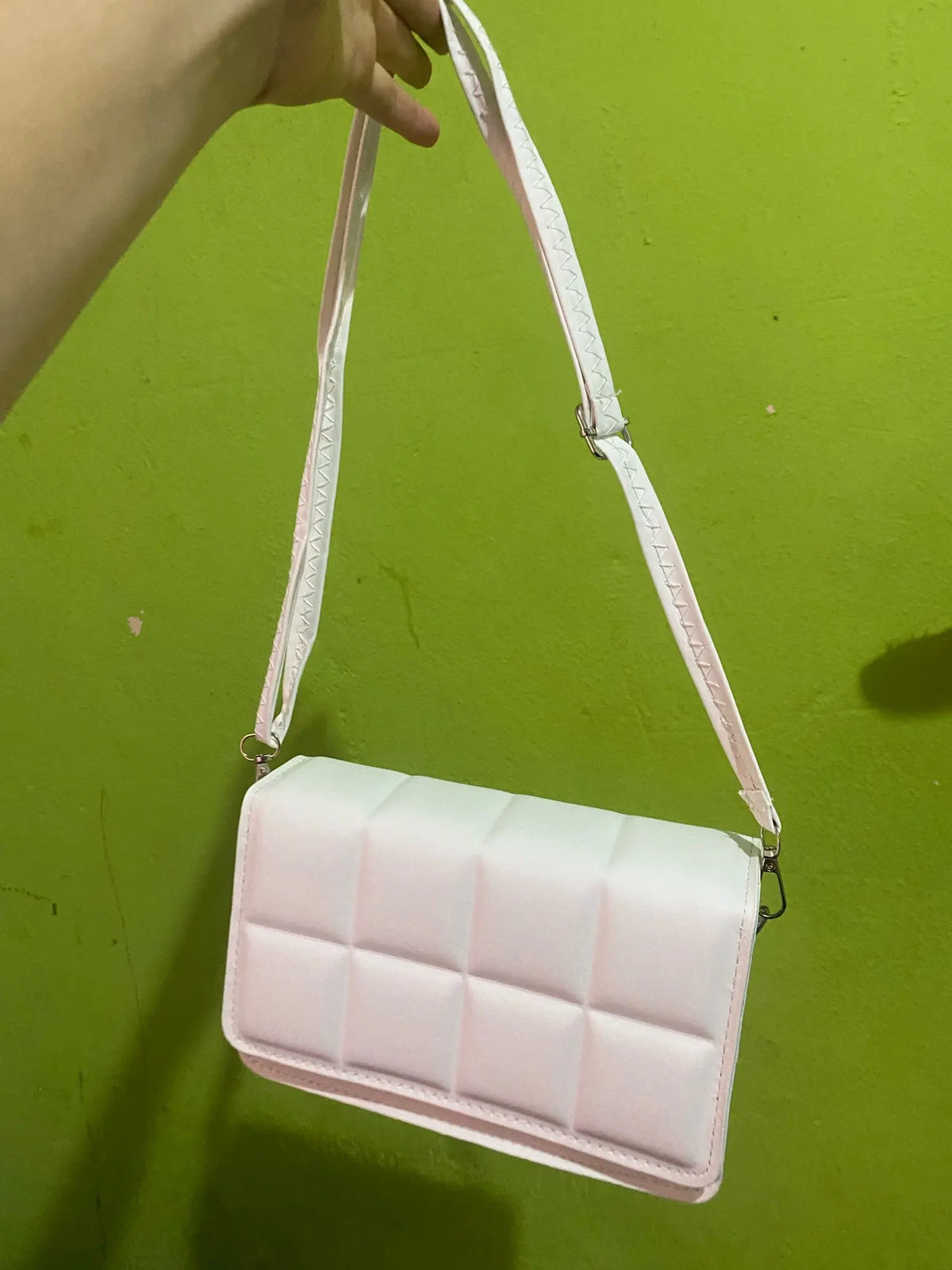 Crossbody väska dam liten med lång axelrem