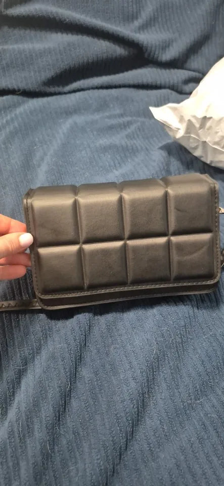 Crossbody väska dam liten med lång axelrem