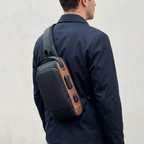 Crossbody väska dam stöldskyddad med kombinationslås och dolda dragkedjor