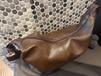 Crossbody väska dam med stor kapacitet, innerfack och axelrem