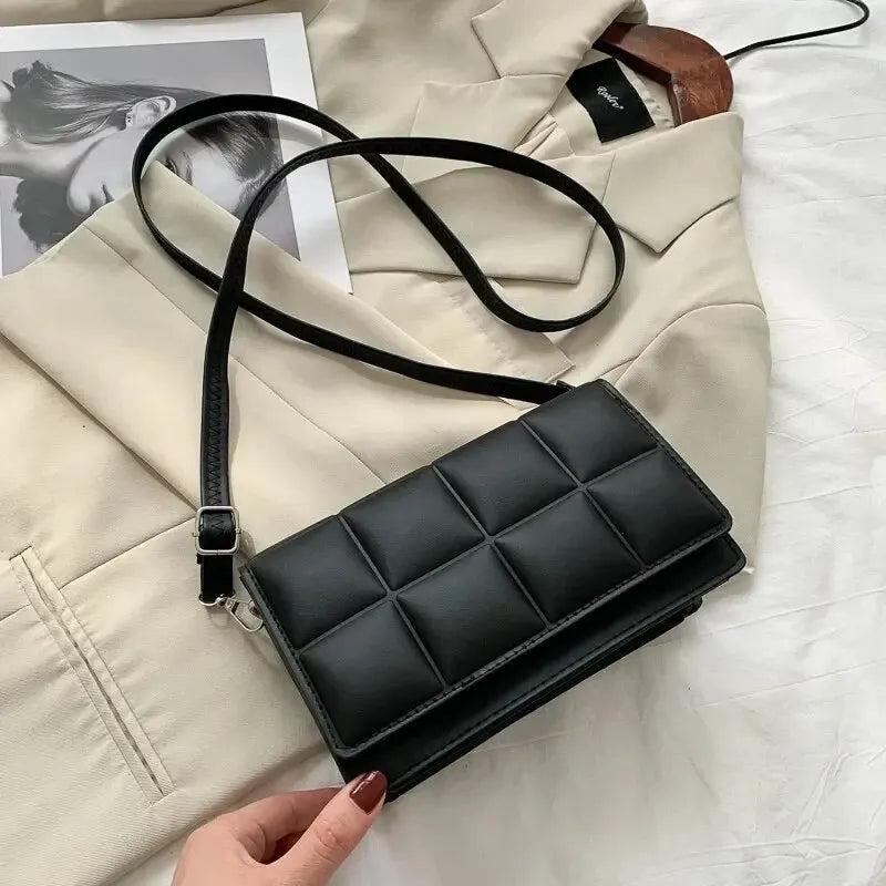 Crossbody väska dam liten med lång axelrem
