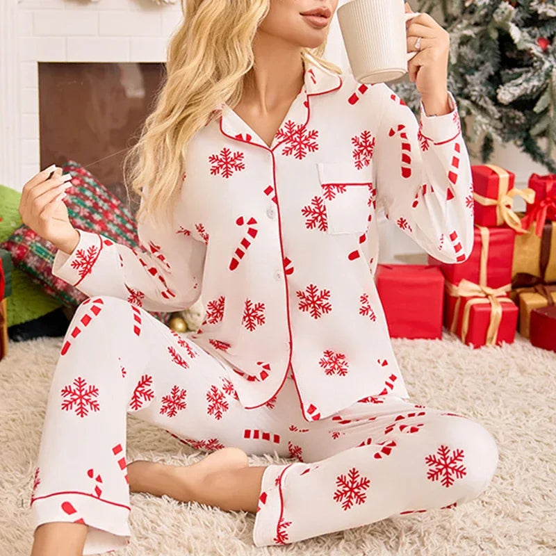 Julpyjamas dam tvådelad set långärmad med snöflingemönster och omlagd krage