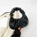 Axelväska dam plisserad hobo med mjuk dumplingdesign i svart