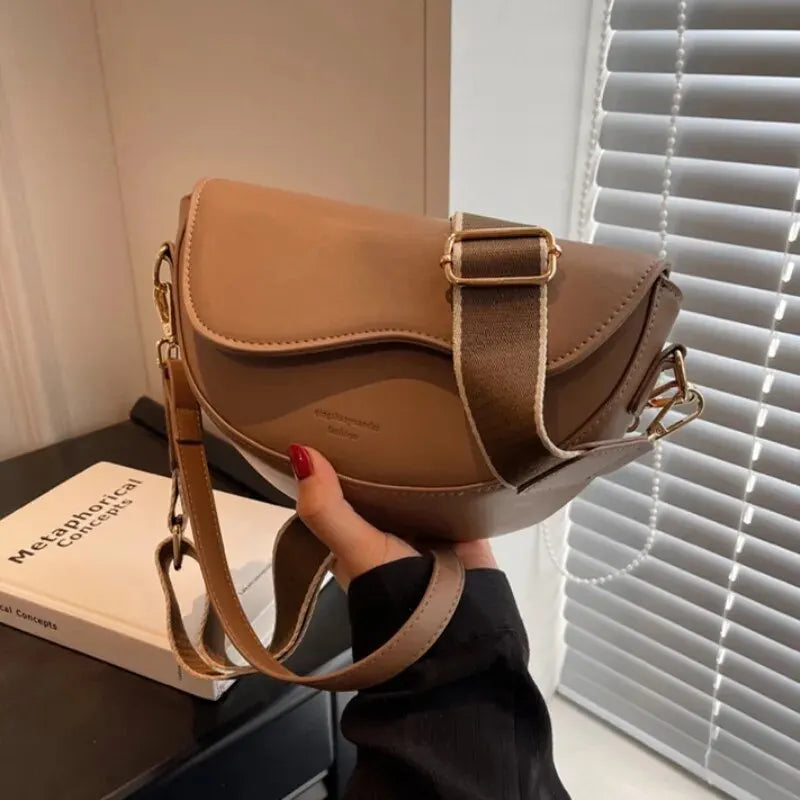 Crossbody väska dam vintage liten sadelväska med bred axelrem