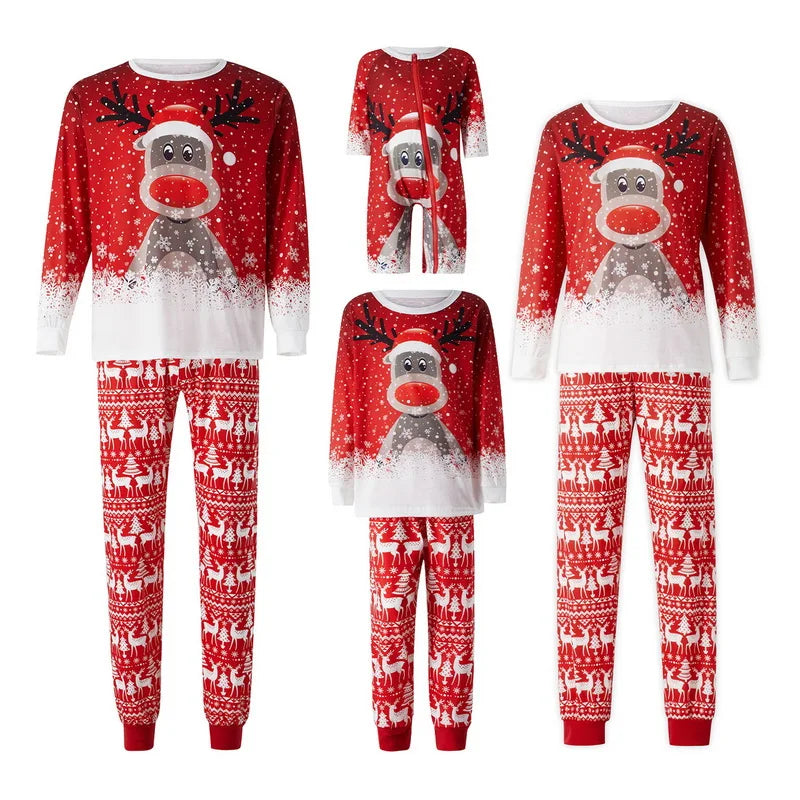 Julpyjamas dam med renmotiv, lös passform och vinterdesign