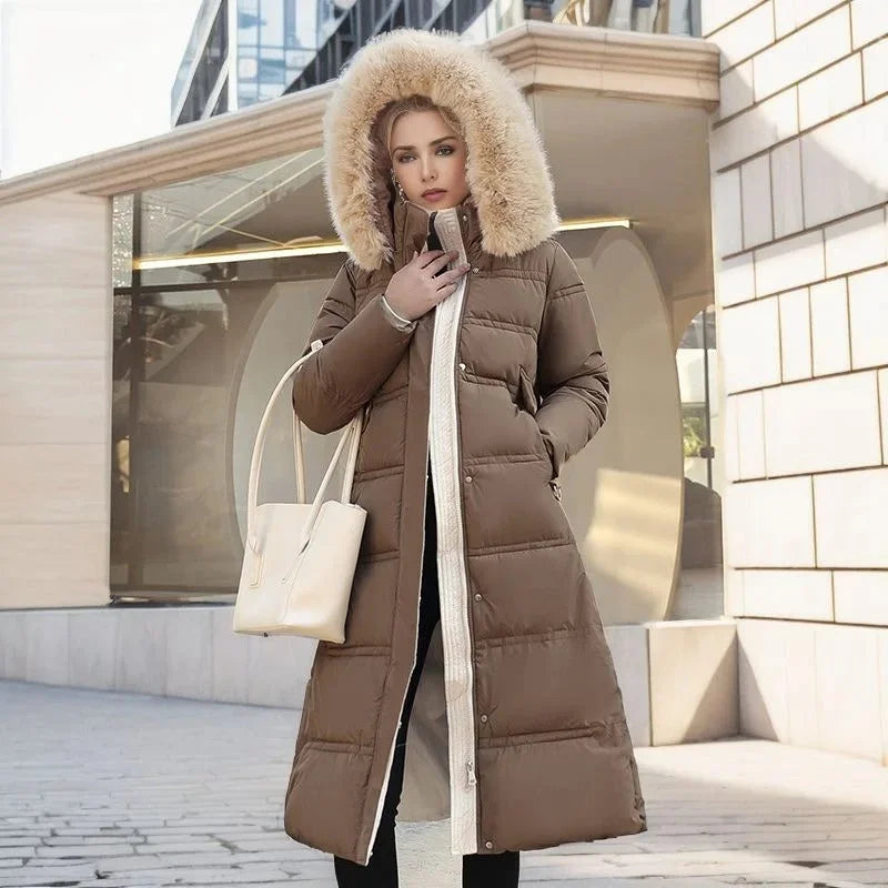 Parkas dam med pälskantad huva, vattenavvisande och vindtät vinterjacka