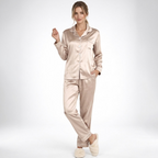 Dam satin pyjamas tvådelad med långärmad skjorta och kragad