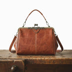 Handväska dam vintage präglad crossbody med justerbar axelrem