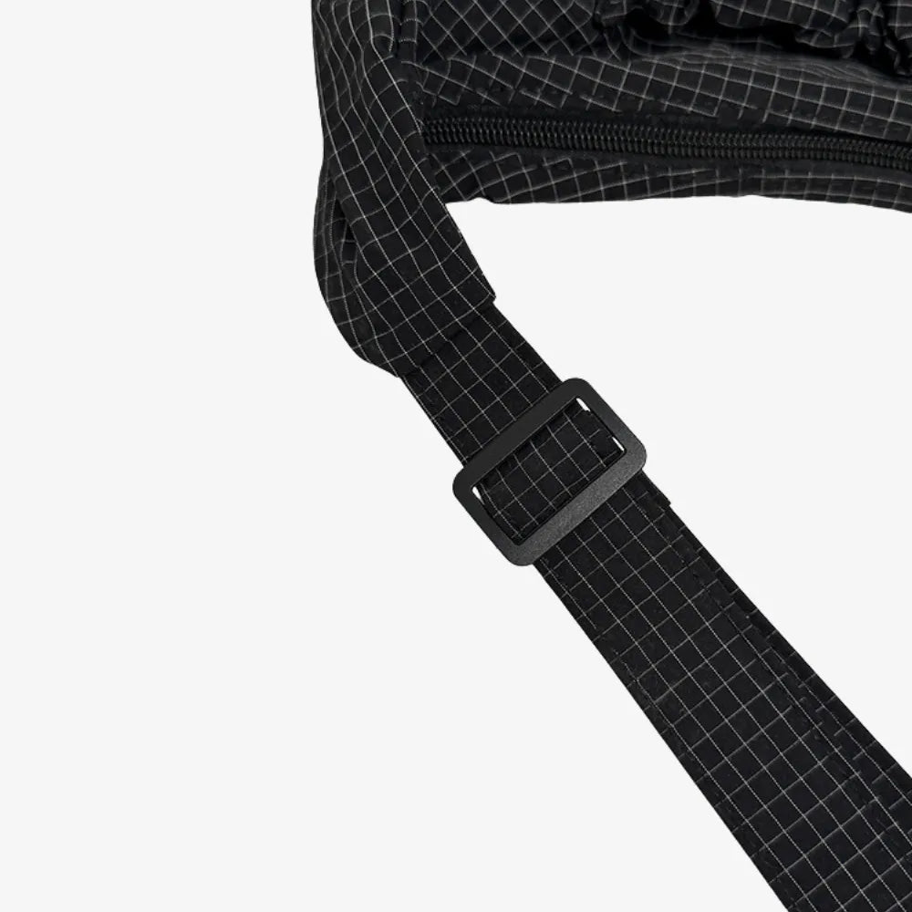 Crossbody väska dam med laptopfack och flera fickor