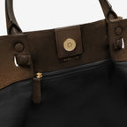 Tote bag dam i äkta kalvskinn med rymlig öppning och stadiga handtag