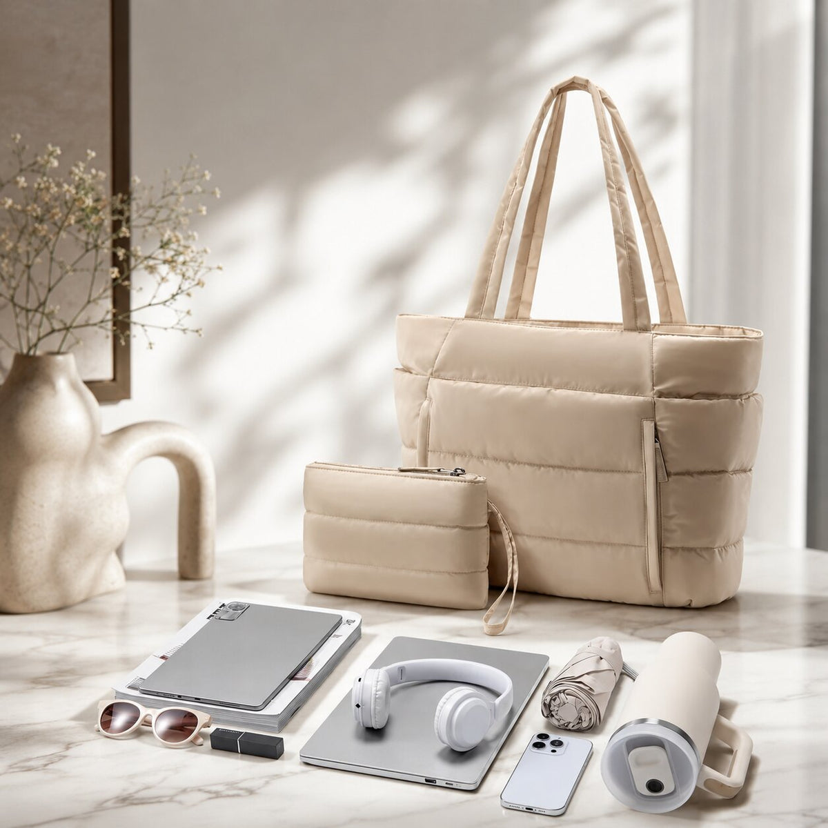 Tote bag dam i puffer-look med stort innerfack och sidofack