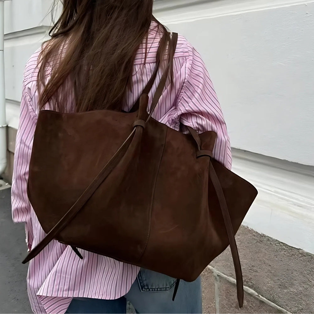 Tote bag dam med långa axelremmar, stor rymlig axelrem i mockaliknande yta